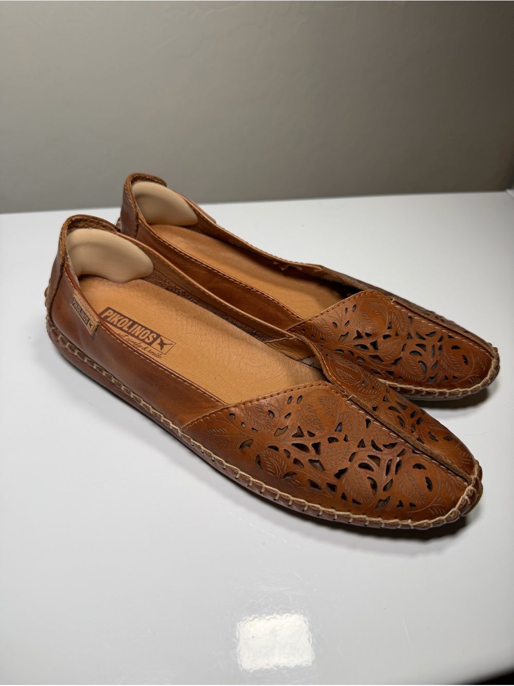 Pikolinos Leather Laser-Cut Floral Flats / Loafers – Cognac / Brandy Brown 38